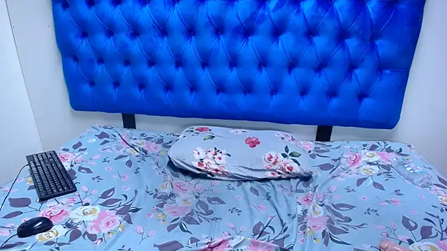 Amberdiamondmmm online show from December 3, 7:45 pm