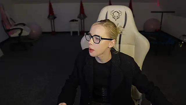 Jessica start online show from December 15, 11:14 am