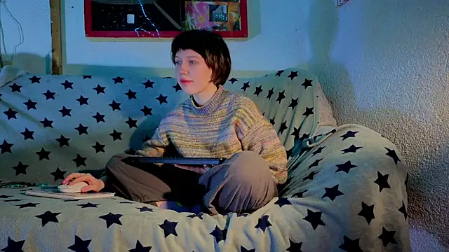 ReincarnatedAngel online show from October 19, 5:02 pm