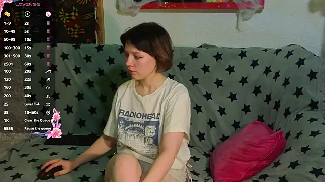 ReincarnatedAngel online show from November 5, 8:20 pm