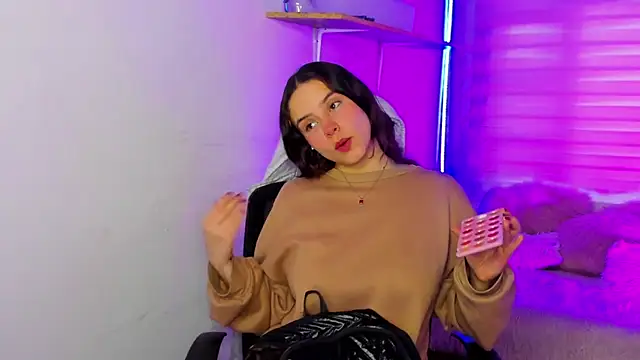 Emily Lindey online show from November 25, 11:32 am