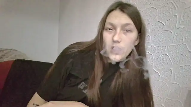 Snapshot of luna_tt chatting on December 18, 6:47 pm luna tt online show from December 18, 6:47 pm