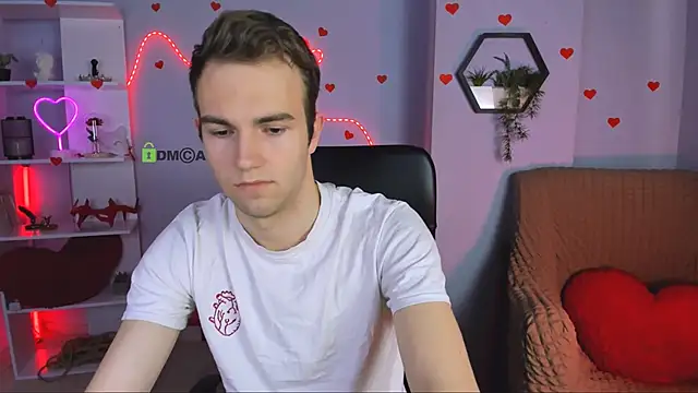 astren villo online show from April 14, 5:46 am