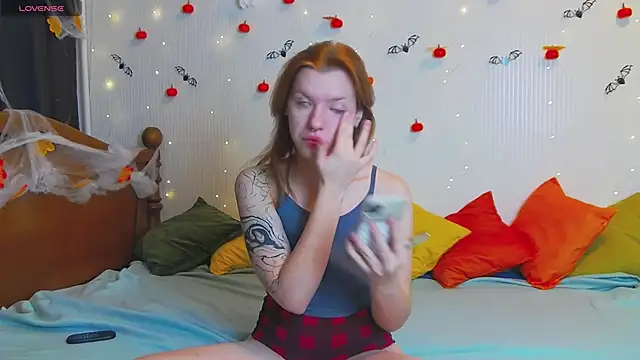 MeganNewCat online show from November 1, 9:44 am