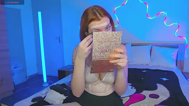 MeganNewCat online show from December 4, 7:17 am