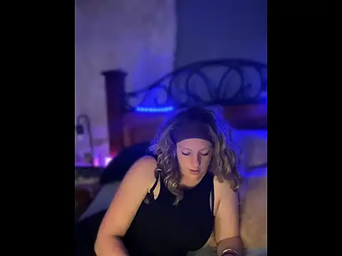 queenkelly1234 online show from April 8, 7:19 am