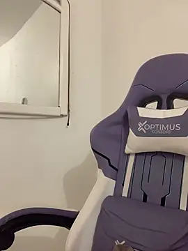 La-Gatiita-trans online show from April 15, 3:19 pm