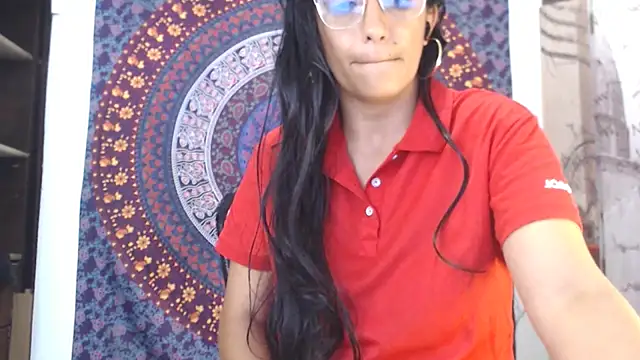 Lucyy Naugthy online show from January 15, 12:59 am