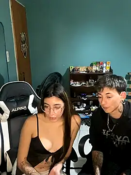 Snapshot of sofiasekrets chatting on November 11, 3:17 am sofiasekrets online show from November 11, 3:17 am