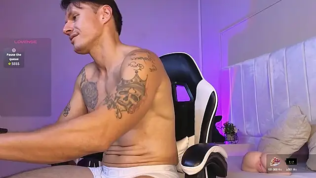 Snapshot of Justin_valverde chatting on October 15, 2:55 am Justin valverde online show from October 15, 2:55 am