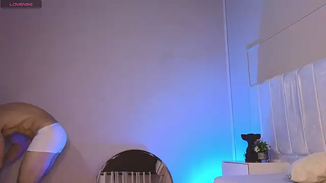 Snapshot of Justin_valverde chatting on November 23, 2:44 am Justin valverde online show from November 23, 2:44 am