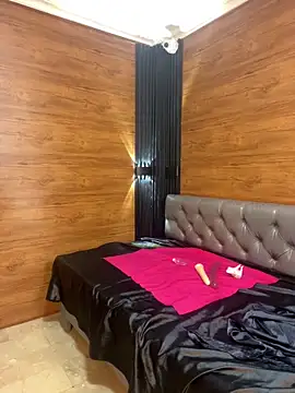 Snapshot of Yvonny27 chatting on February 26, 1:10 pm Yvonny27 online show from February 26, 1:10 pm