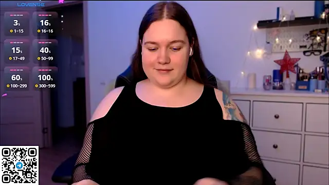 Snapshot of SummerTina chatting on December 8, 6:06 pm SummerTina online show from December 8, 6:06 pm