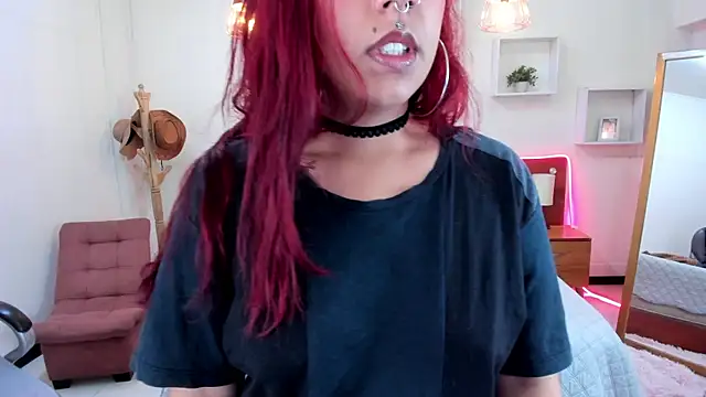 Cat  Moon   online show from October 24, 8:05 pm