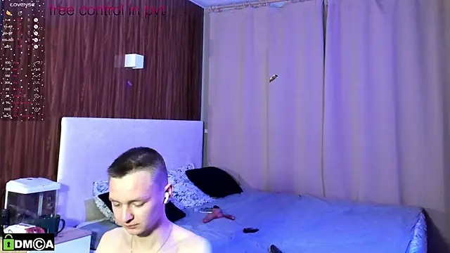 Snapshot of Logan_mett chatting on November 24, 4:51 pm Logan mett online show from November 24, 4:51 pm