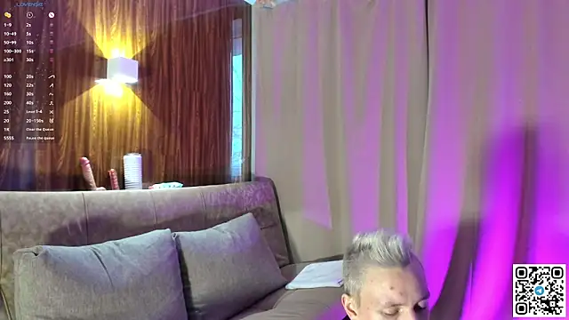 Snapshot of Logan_mett chatting on February 19, 6:53 am Logan mett online show from February 19, 6:53 am