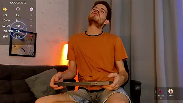 MATEO HUNTER online show from October 31, 5:08 am