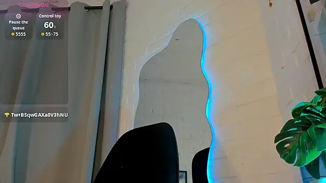 Snapshot of MATEO_HUNTER chatting on February 4, 12:55 pm MATEO HUNTER online show from February 4, 12:55 pm