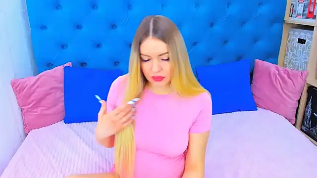 SpicyPreggo online show from December 15, 3:00 am