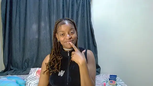 Snapshot of fifiqueen25 chatting on April 5, 6:54 am fifiqueen25 online show from April 5, 6:54 am