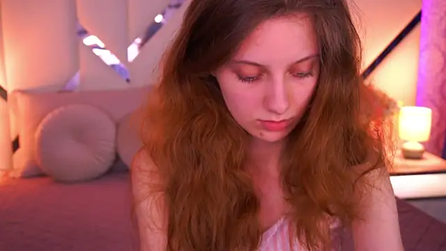 CuteeFoxy online show from April 14, 1:28 pm