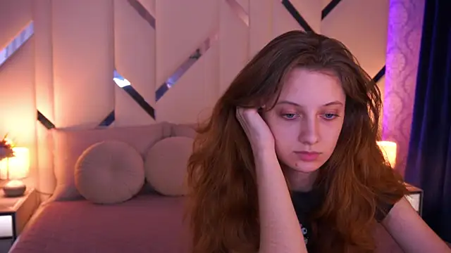 CuteeFoxy online show from April 15, 12:56 pm