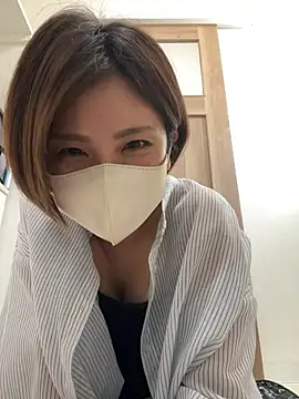 Snapshot of Io_chaaan_xxx chatting on November 6, 3:18 am Io chaaan xxx online show from November 6, 3:18 am