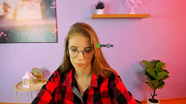 lulu fly  online show from October 22, 9:20 am