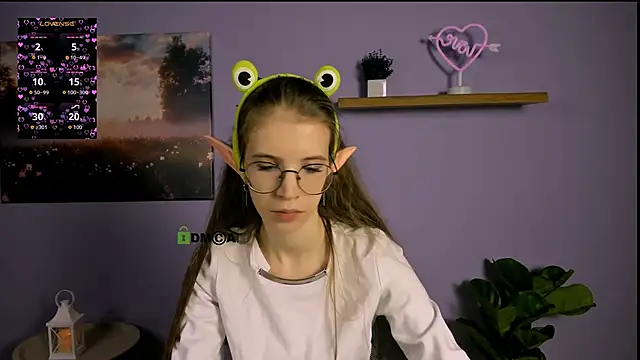 lulu fly  online show from November 11, 7:47 pm