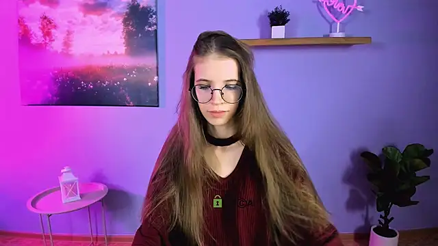 lulu fly  online show from November 17, 7:30 pm