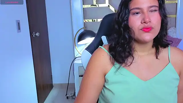 luna jonezz online show from November 19, 11:21 am