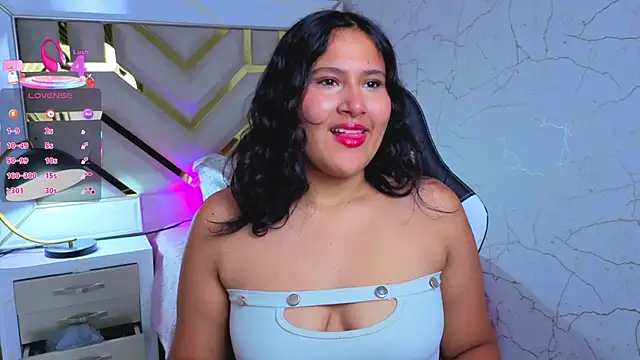 luna jonezz online show from November 20, 11:10 am