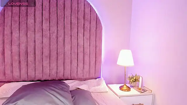 ShaylaDavis online show from February 2, 8:07 pm