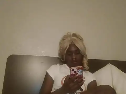 missblasian online show from October 26, 10:15 pm