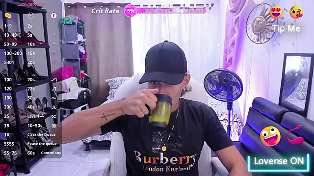 Hayden Boy  online show from December 2, 6:03 pm