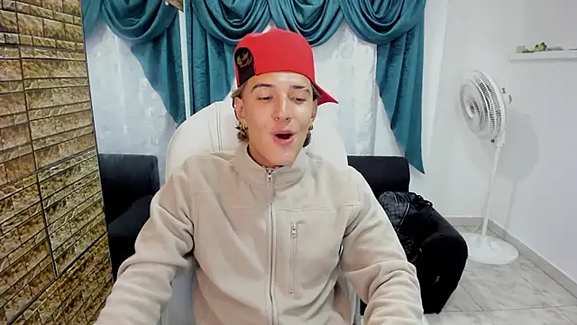 Hayden Boy  online show from December 16, 4:06 am