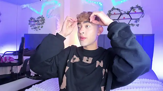 JustinCastiblanco online show from November 18, 11:25 am