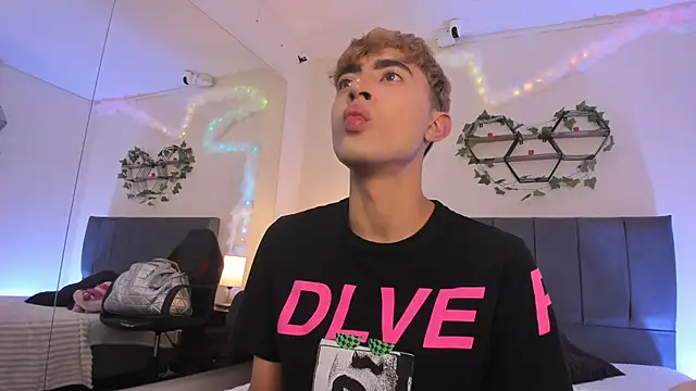 JustinCastiblanco online show from December 1, 11:26 am