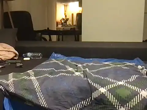 dicsucerboy77 online show from April 20, 1:19 am