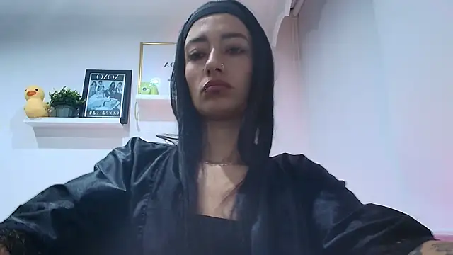 Snapshot of _TiniWild chatting on December 1, 2:27 am TiniWild online show from December 1, 2:27 am