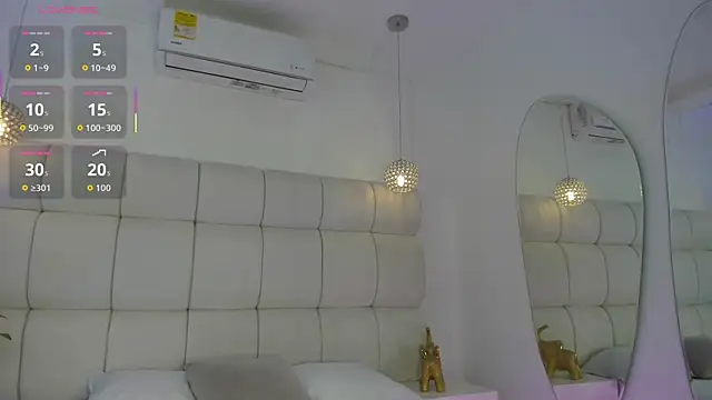 Emili  Jackson online show from November 30, 3:43 am