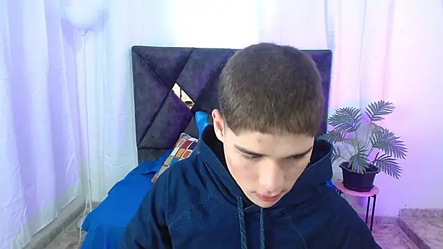 Snapshot of Mattass18 chatting on October 23, 1:32 pm Mattass18 online show from October 23, 1:32 pm