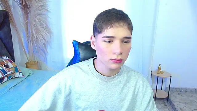 Snapshot of Mattass18 chatting on December 16, 1:27 pm Mattass18 online show from December 16, 1:27 pm