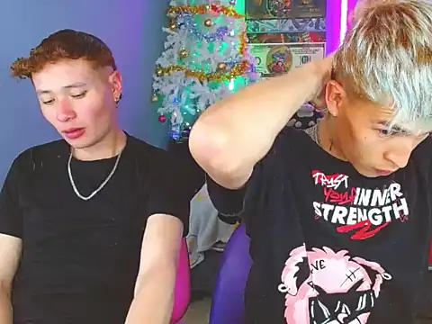 Snapshot of Latin_boysxxxx chatting on November 1, 9:39 pm Latin boysxxxx online show from November 1, 9:39 pm