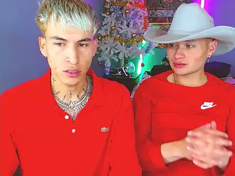 Snapshot of Latin_boysxxxx chatting on November 2, 11:29 pm Latin boysxxxx online show from November 2, 11:29 pm