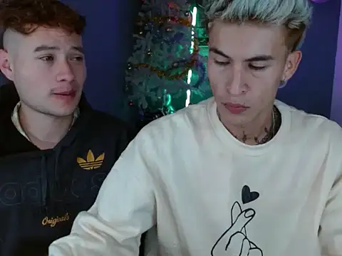 Snapshot of Latin_boysxxxx chatting on November 5, 6:57 am Latin boysxxxx online show from November 5, 6:57 am