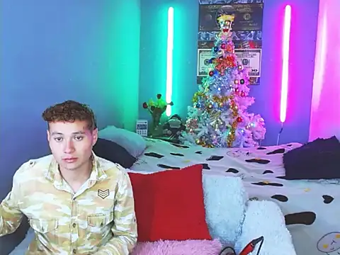 Snapshot of Latin_boysxxxx chatting on November 27, 11:40 pm Latin boysxxxx online show from November 27, 11:40 pm