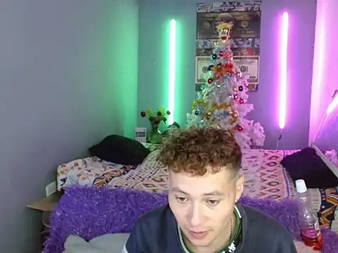 Snapshot of Latin_boysxxxx chatting on November 30, 9:52 pm Latin boysxxxx online show from November 30, 9:52 pm