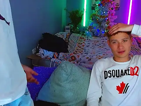 Snapshot of Latin_boysxxxx chatting on December 3, 7:34 pm Latin boysxxxx online show from December 3, 7:34 pm