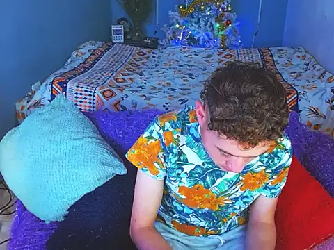 Snapshot of Latin_boysxxxx chatting on December 5, 4:36 pm Latin boysxxxx online show from December 5, 4:36 pm